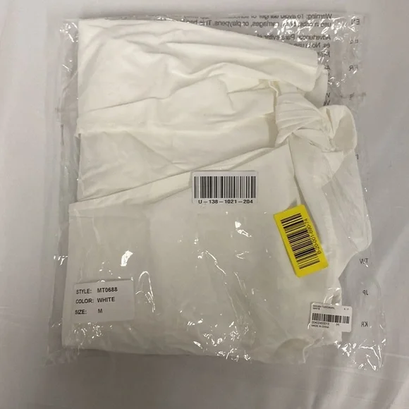 Leche Women's Long Sleeve Crop Top - Picture 7 of 10